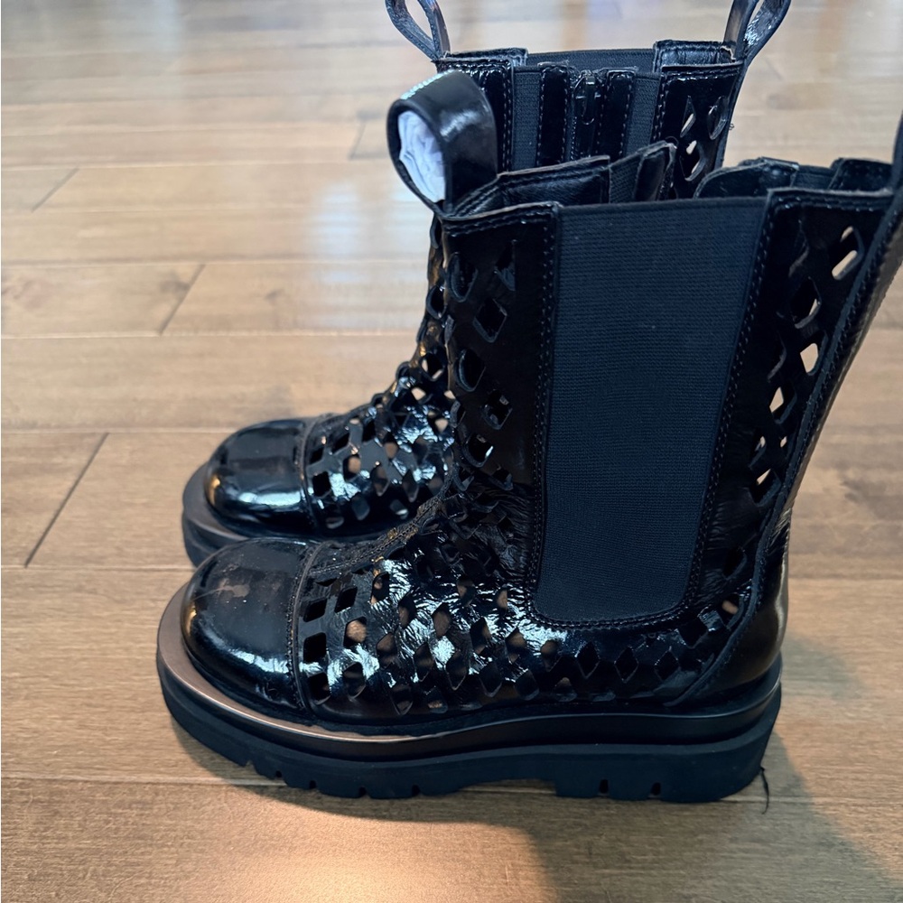 Jeffrey Campbell Black Tank Netted Boots 6.5 - Picture 4 of 6
